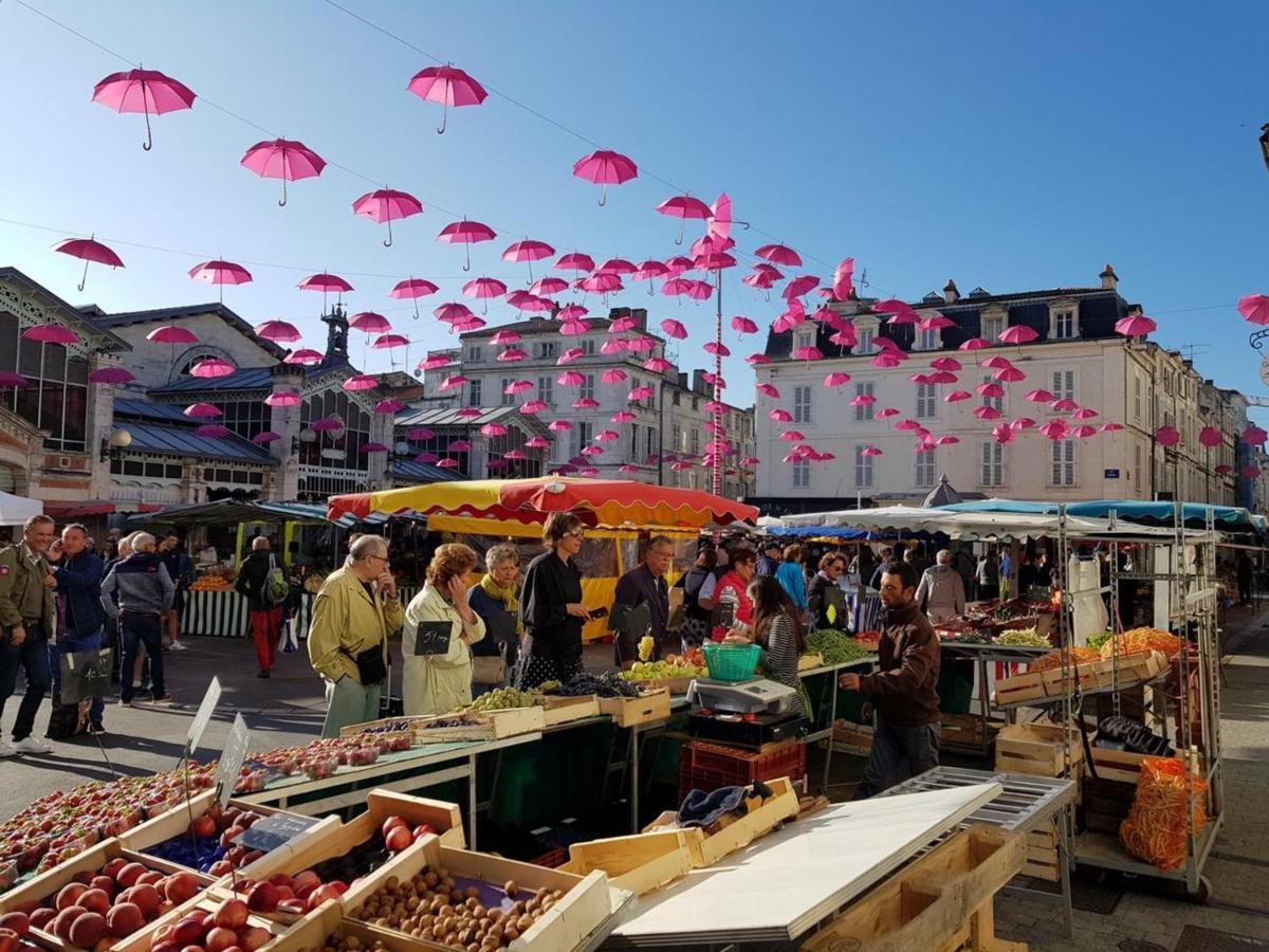 Studio Renove Au Coeur De La Rochelle, Marche A 25M, 2 Personnes, Wifi - Fr-1-535-43 La Rochelle  Exterior foto
